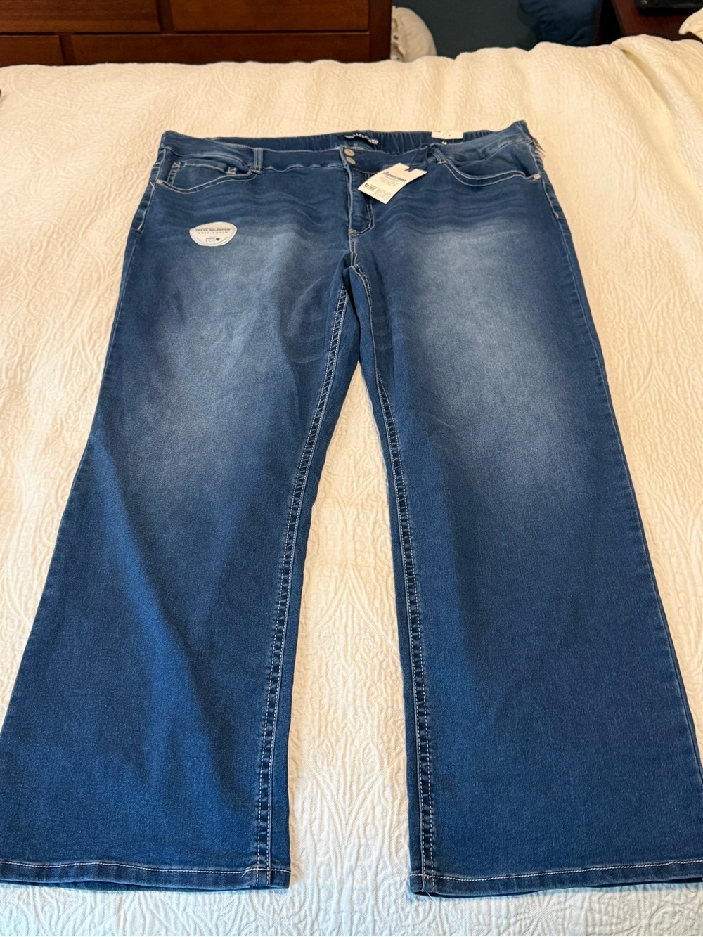 Wallflower Lucious curvy bootcut jeans 3x new soft knit